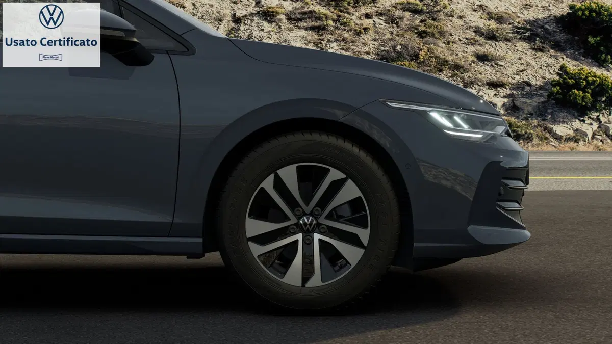 Volkswagen Golf nuova a Genova (7)