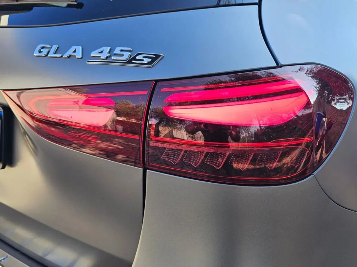 Mercedes-Benz GLA SUV usata a Bari (11)