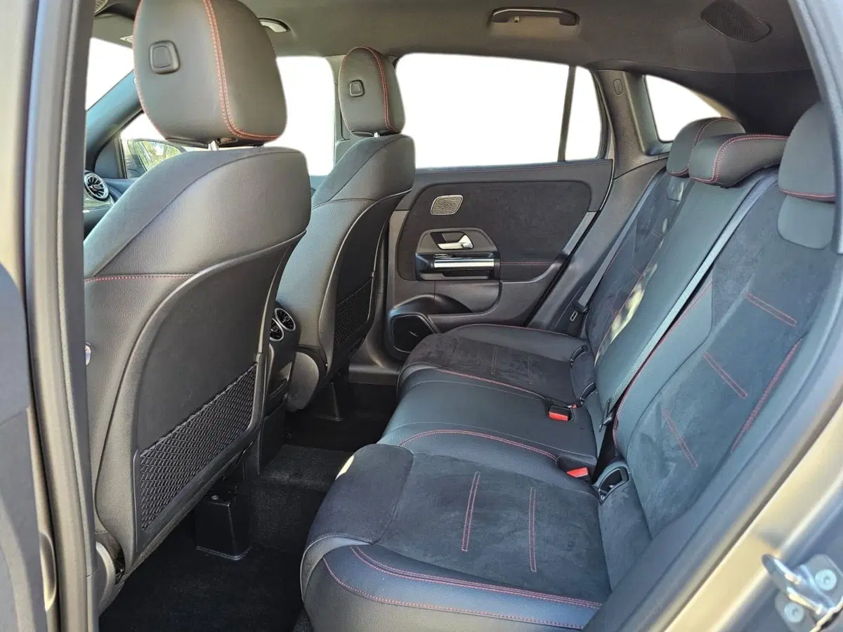 Mercedes-Benz GLA SUV usata a Bari (12)