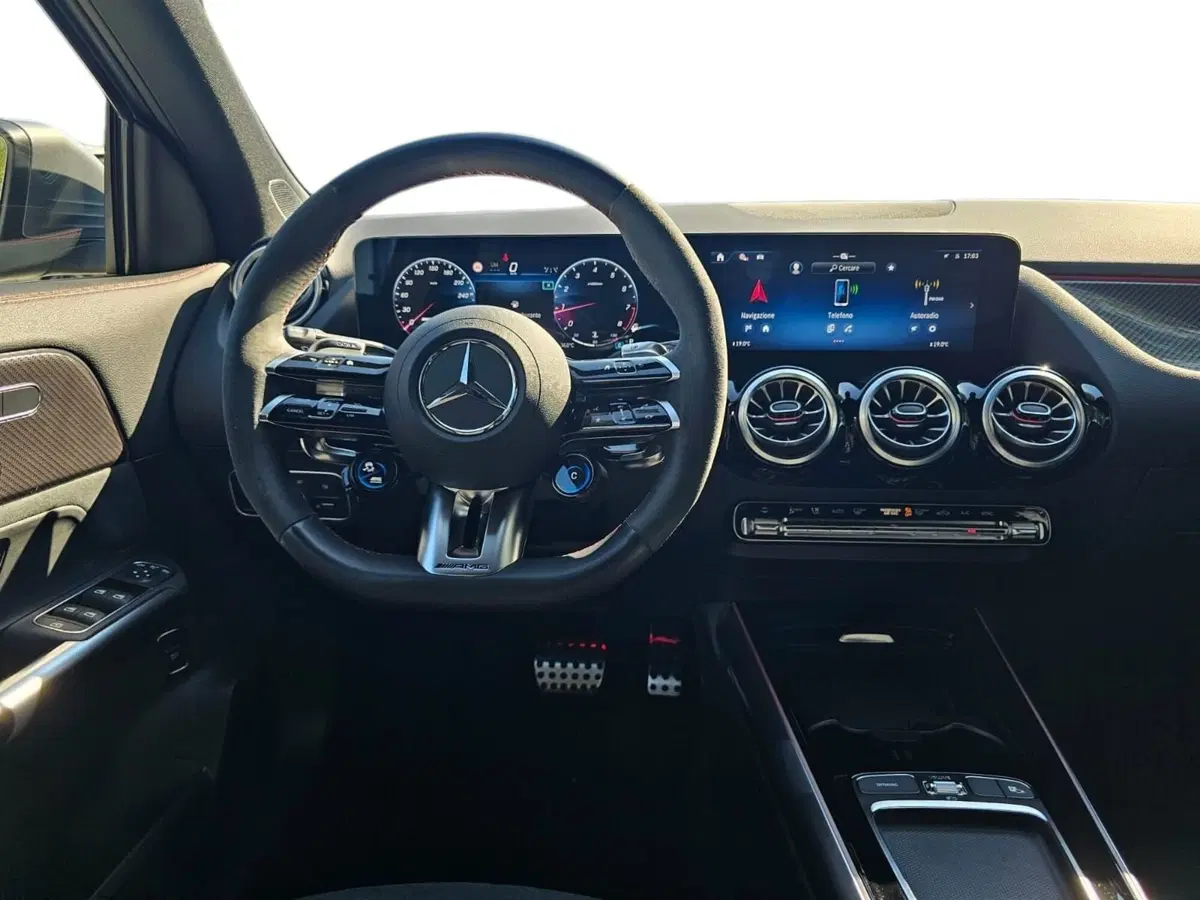 Mercedes-Benz GLA SUV usata a Bari (3)