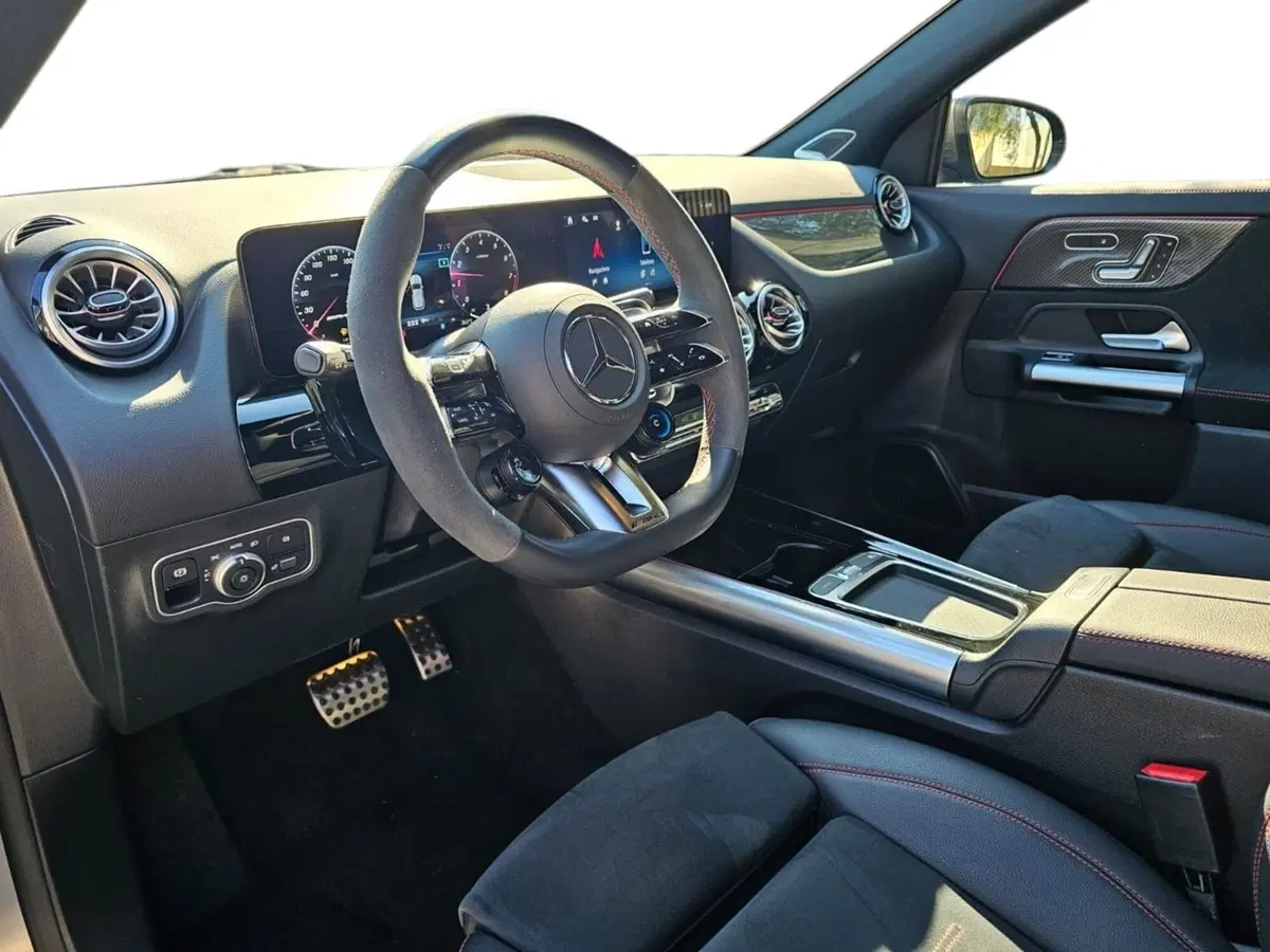 Mercedes-Benz GLA SUV usata a Bari (4)