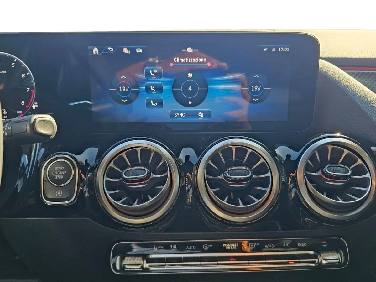 Mercedes-Benz GLA SUV usata a Bari (6)