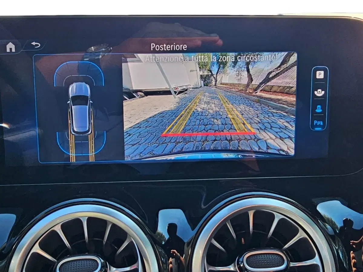 Mercedes-Benz GLA SUV usata a Bari (9)