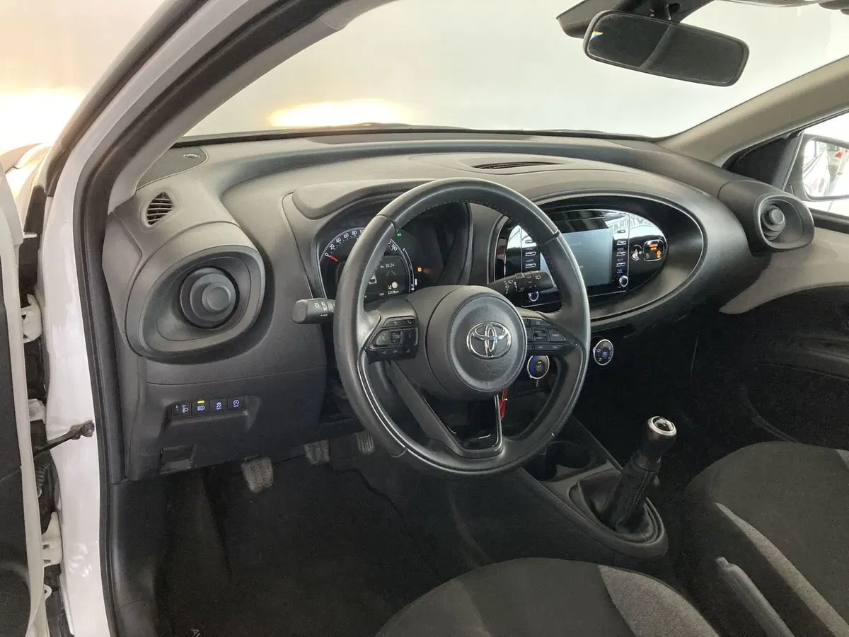 Toyota Aygo X usata a Foggia (10)