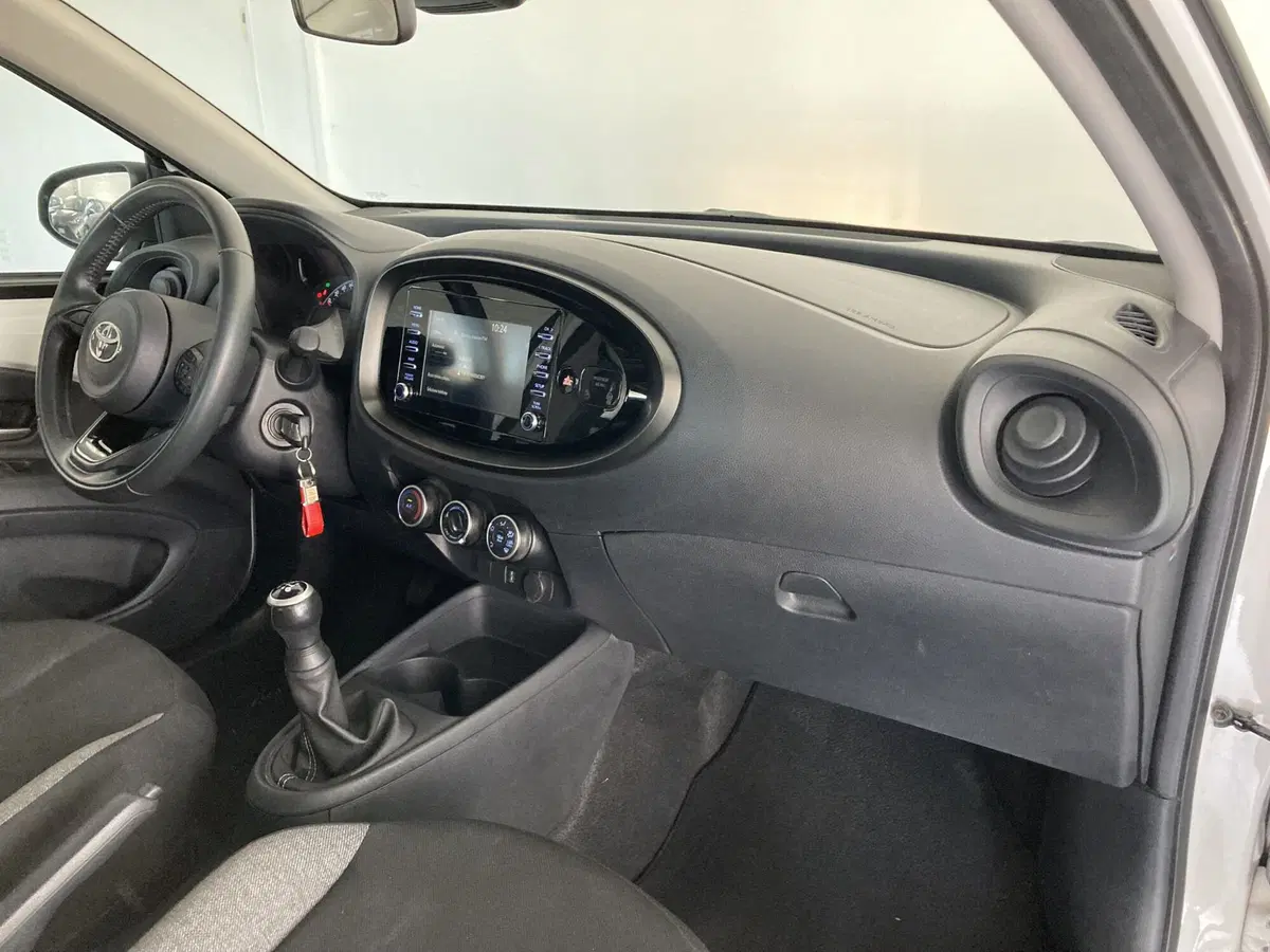 Toyota Aygo X usata a Foggia (12)