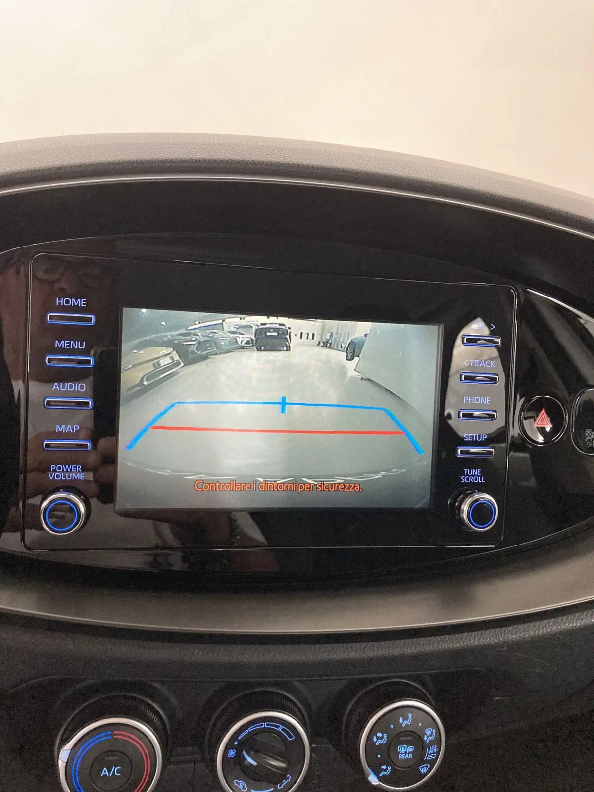 Toyota Aygo X usata a Foggia (13)
