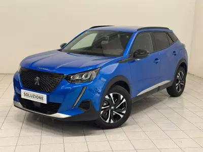 Peugeot 2008 BlueHDi 130 S&amp;S EAT8 Allure Pack del 2023 usata a Novara