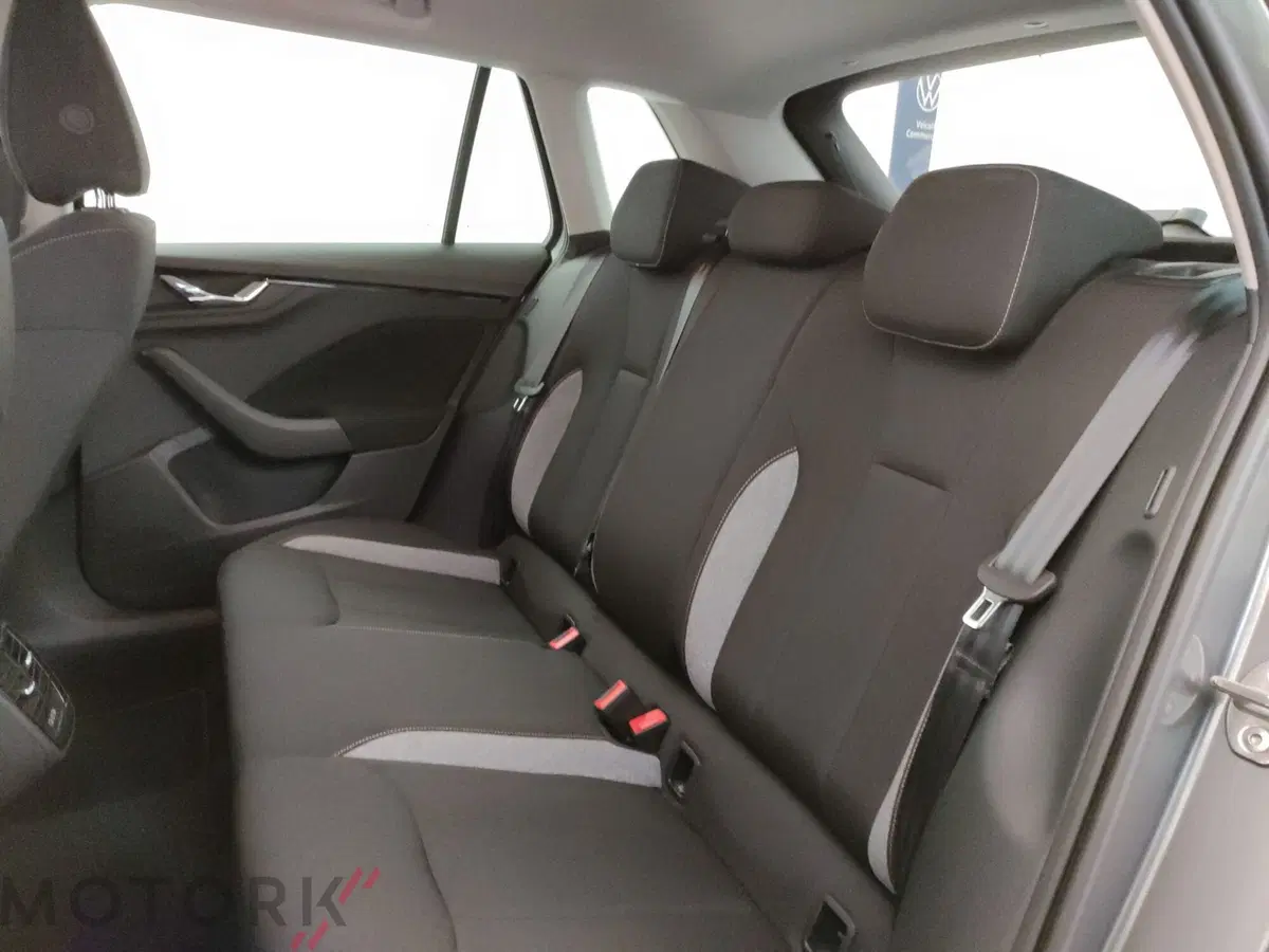 Skoda Kamiq usata a Varese (10)