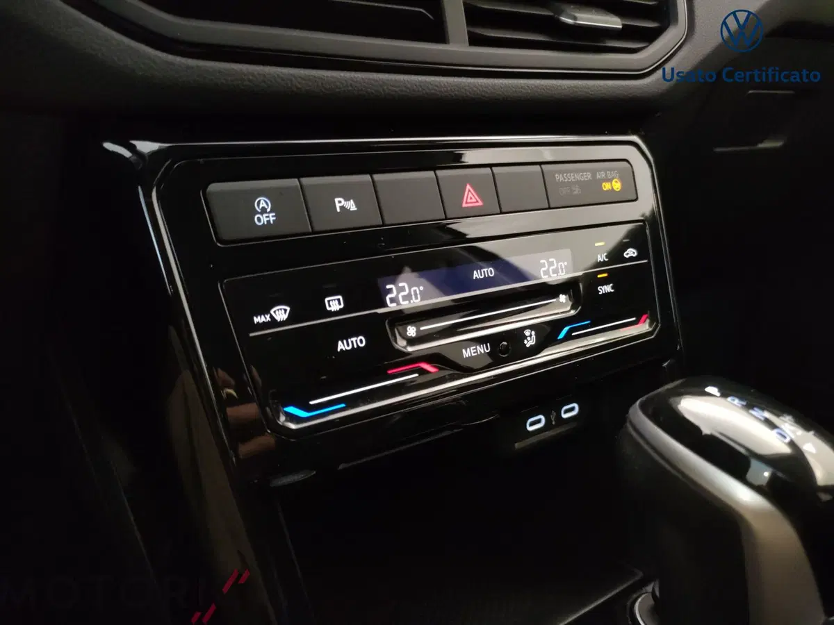 Volkswagen T-Cross usata a Varese (13)