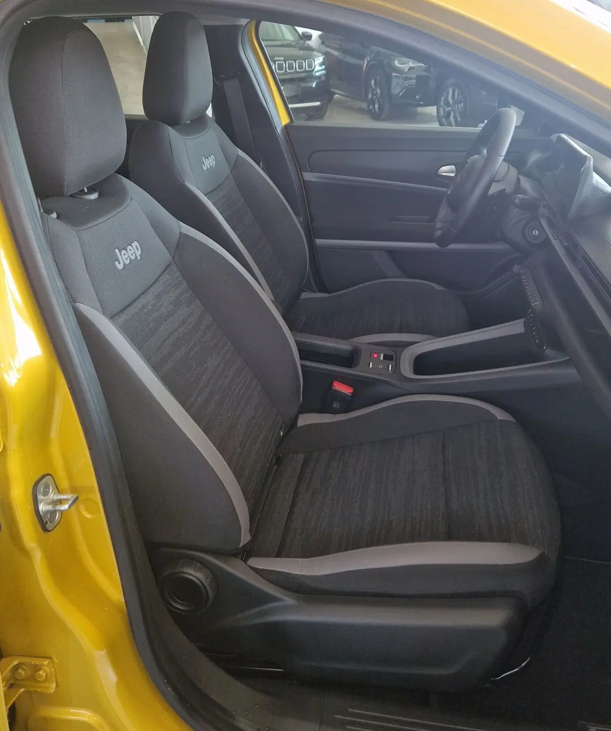 Jeep Avenger usata a Terni (8)