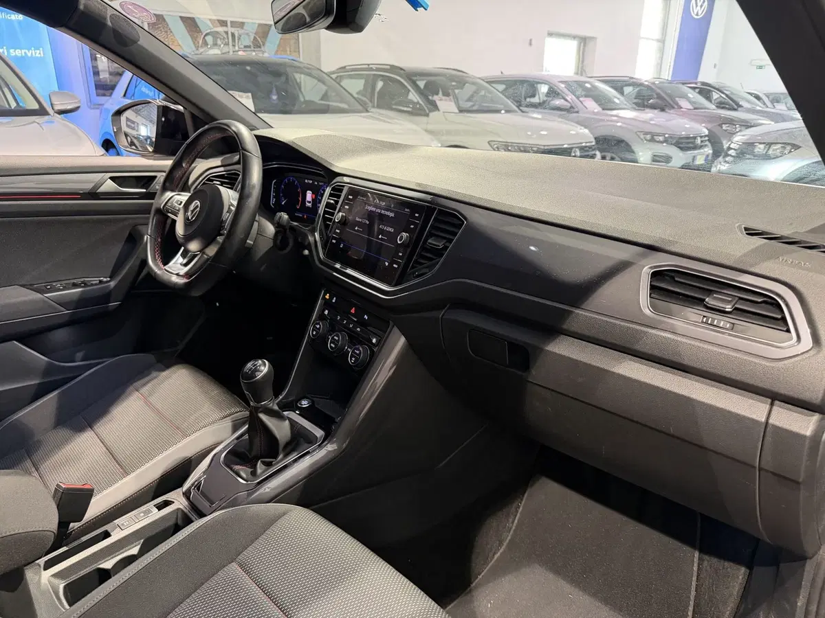 Volkswagen T-Roc usata a Genova (11)