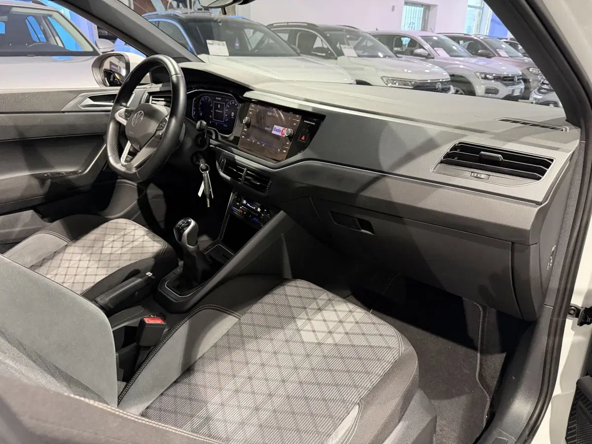 Volkswagen Taigo usata a Genova (12)