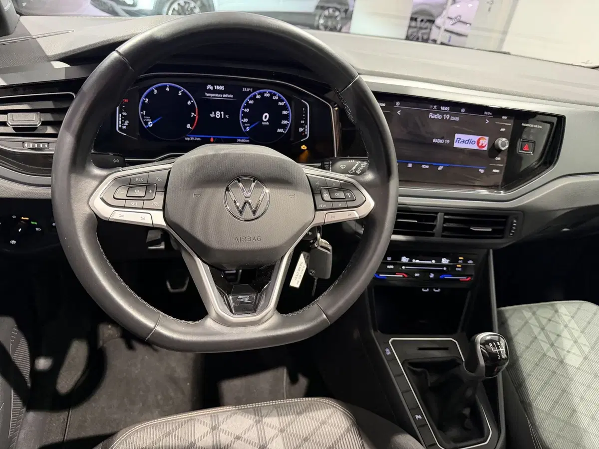 Volkswagen Taigo usata a Genova (13)