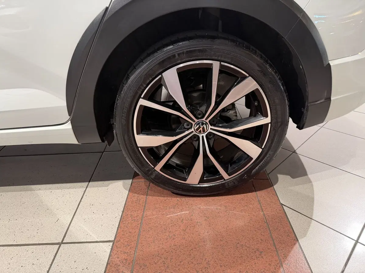 Volkswagen Taigo usata a Genova (16)