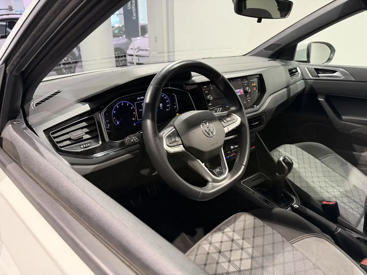 Volkswagen Taigo usata a Genova (9)