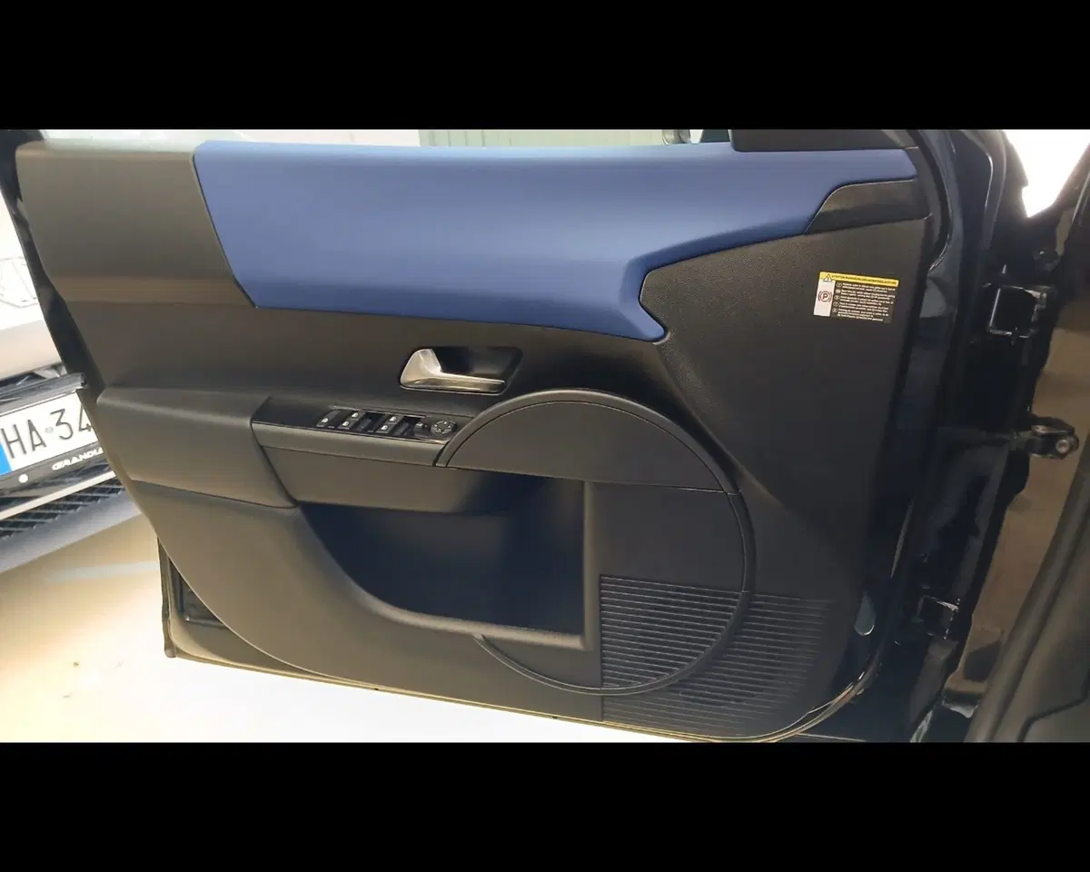 Lancia Ypsilon nuova a Alessandria (12)