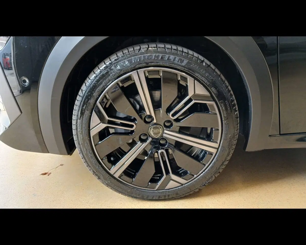 Lancia Ypsilon nuova a Alessandria (13)