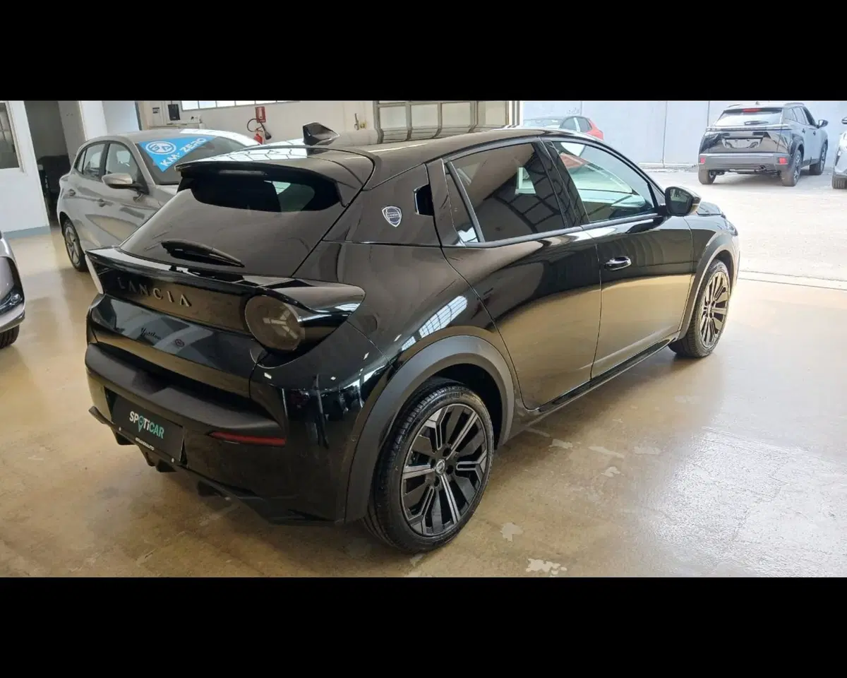 Lancia Ypsilon nuova a Alessandria (4)