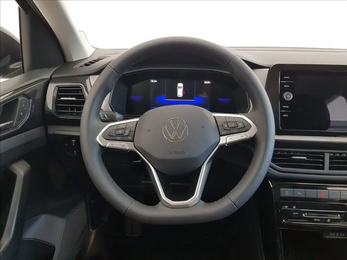 Volkswagen T-Cross nuova a Lucca (14)