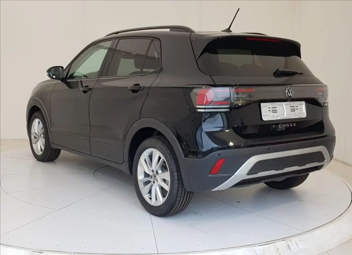 Volkswagen T-Cross nuova a Lucca (4)