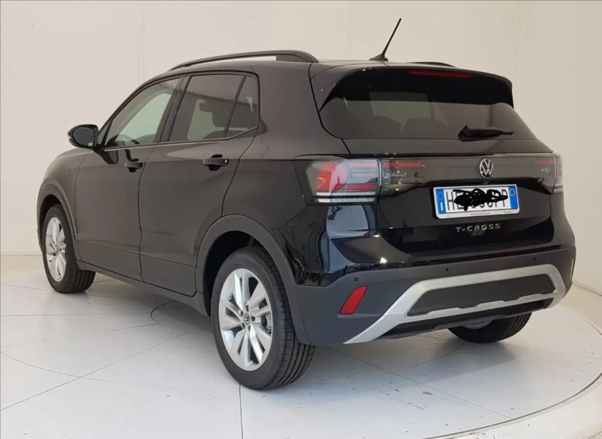 Volkswagen T-Cross nuova a Lucca (4)