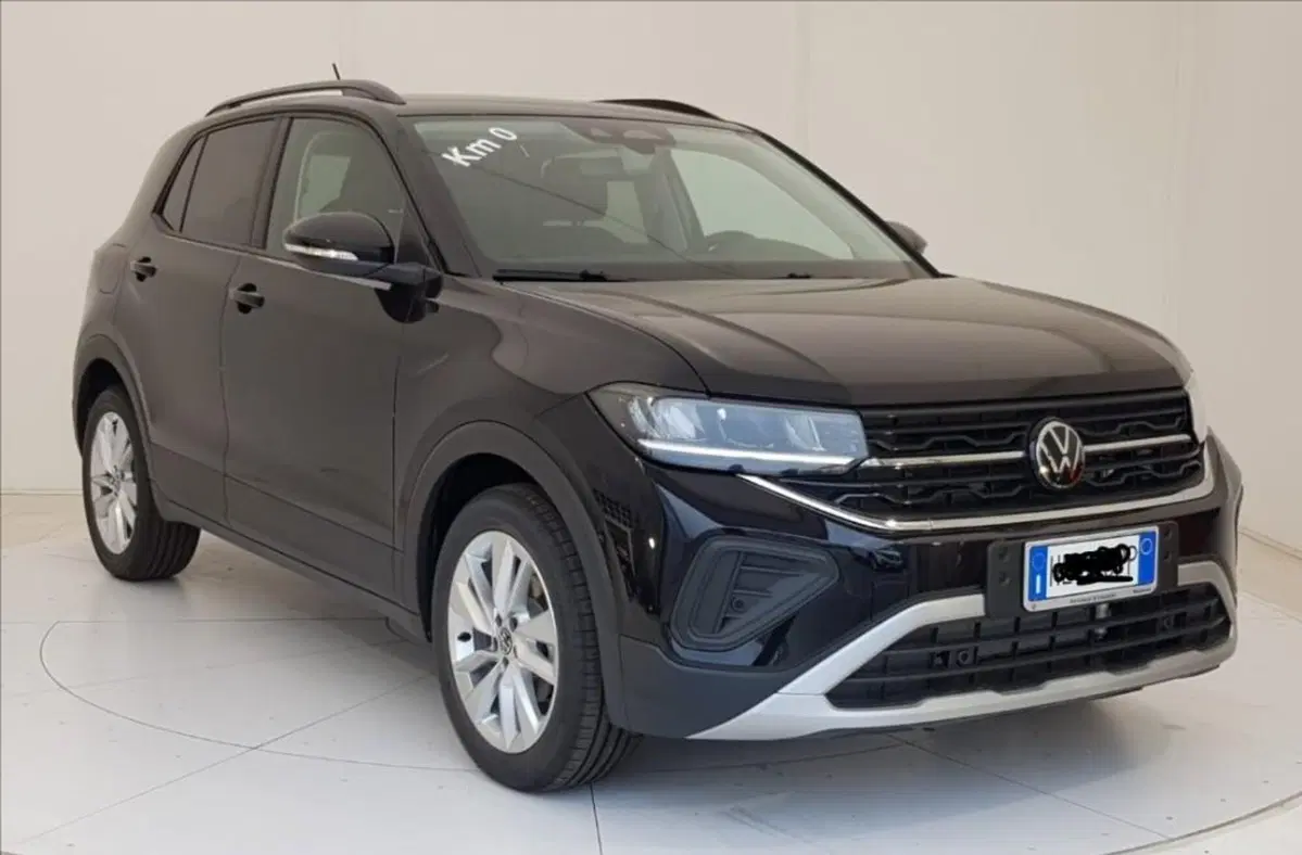 Volkswagen T-Cross nuova a Lucca (8)