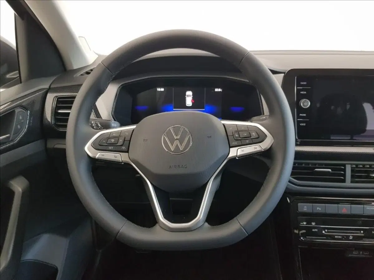 Volkswagen T-Cross nuova a Lucca (14)