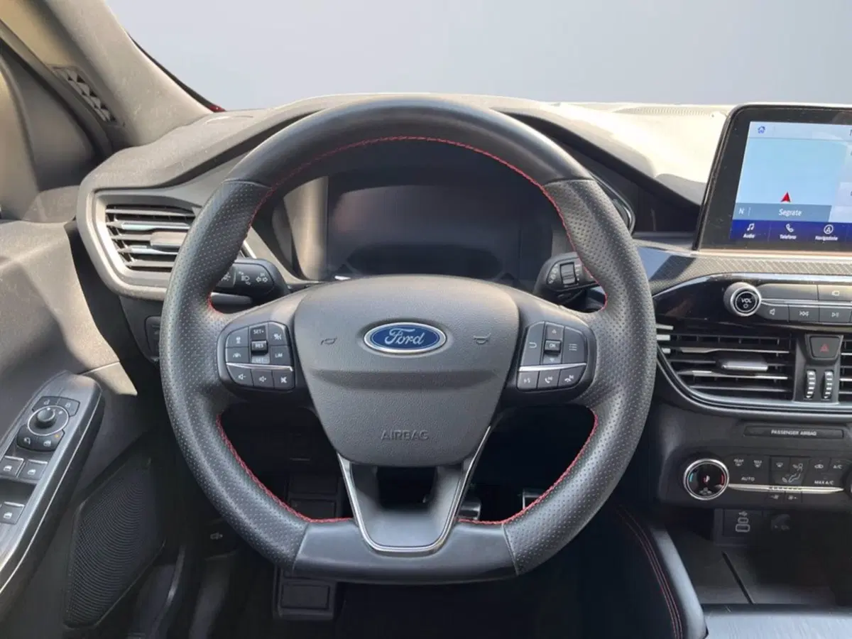 Ford Kuga usata a Milano (13)