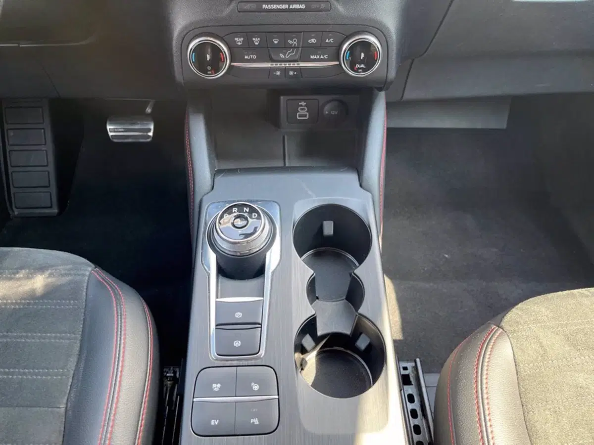 Ford Kuga usata a Milano (16)