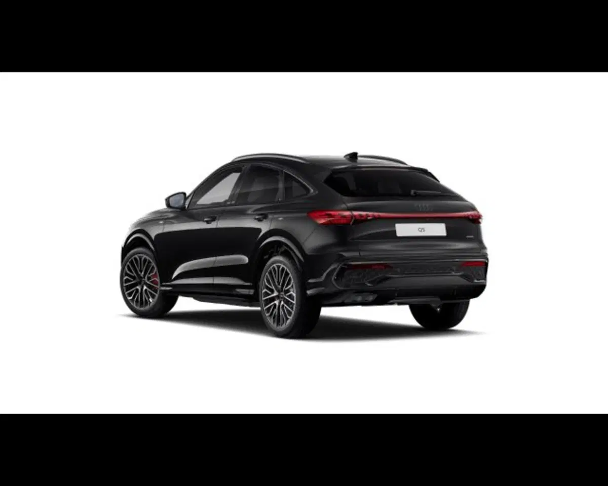 Audi Q5 Sportback nuova a Treviso (4)