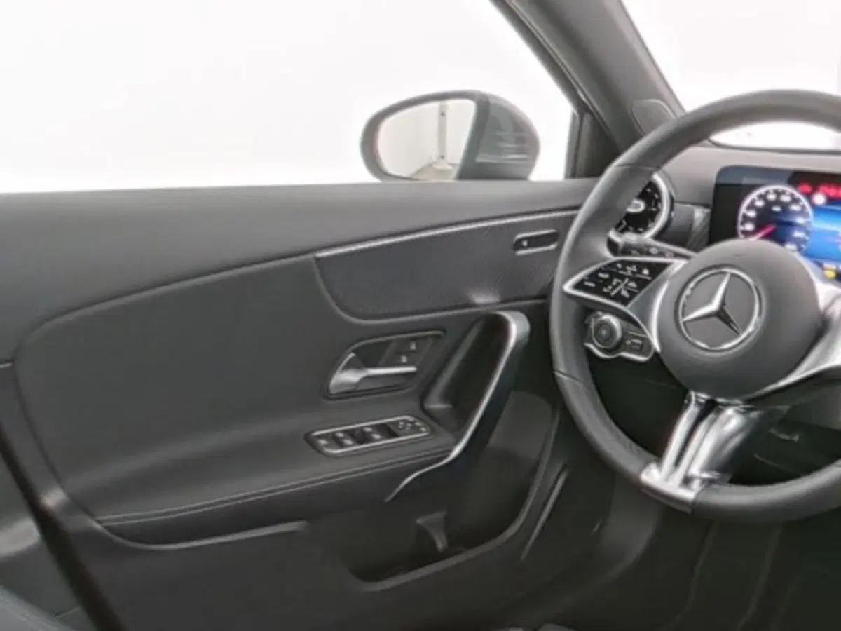 Mercedes-Benz Classe A usata a Milano (5)