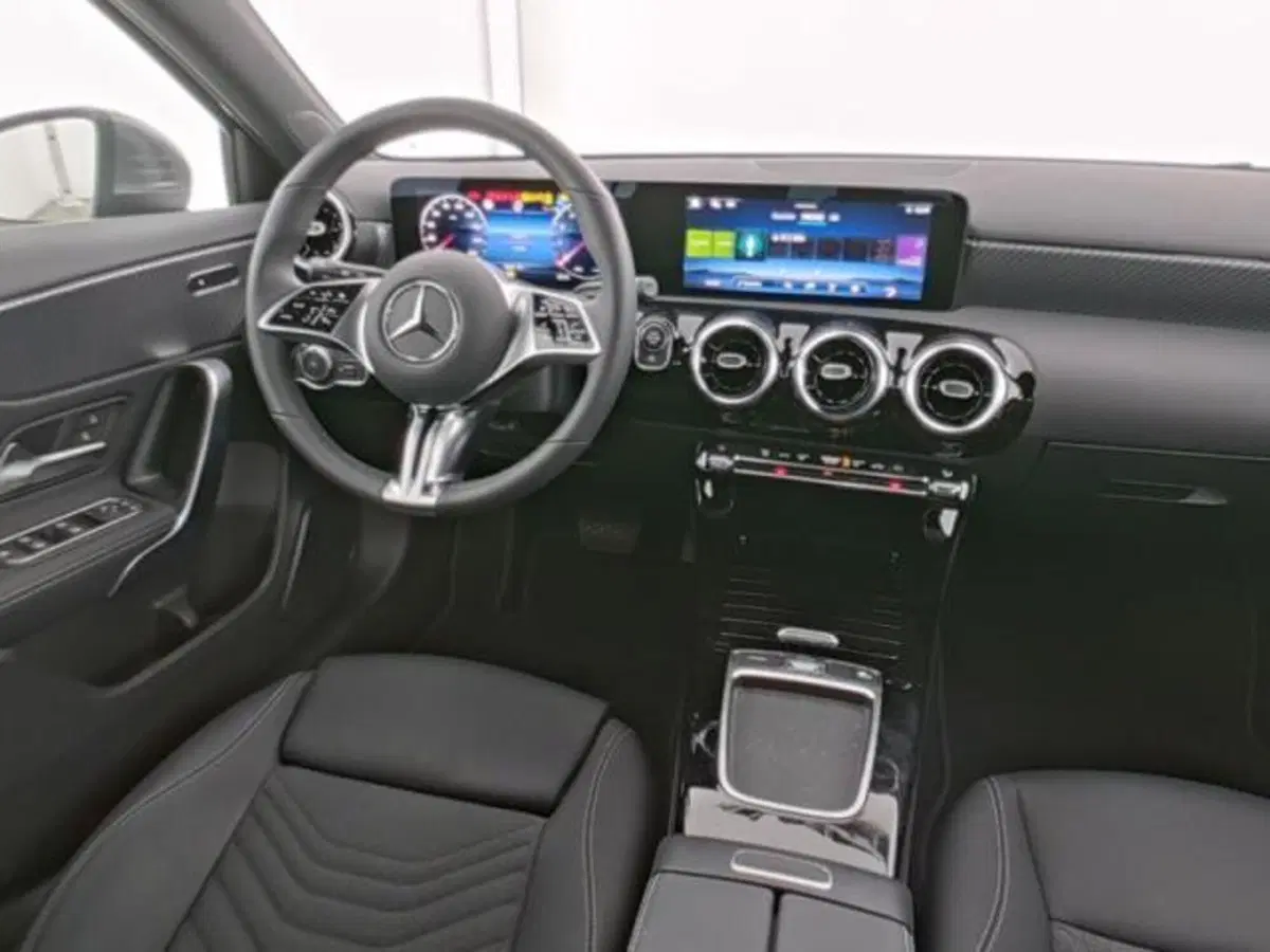 Mercedes-Benz Classe A usata a Milano (7)