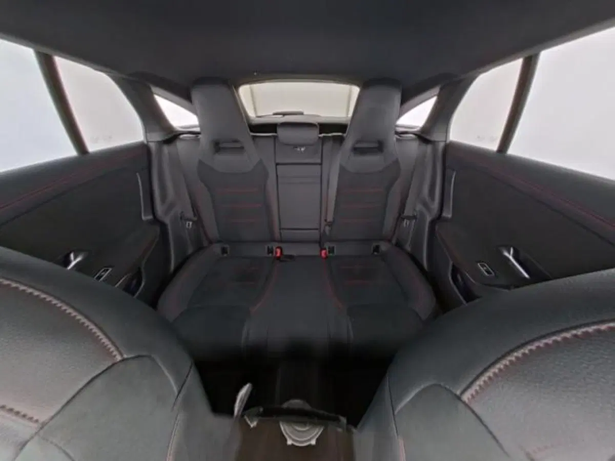 Mercedes-Benz CLA Shooting Brake usata a Milano (7)