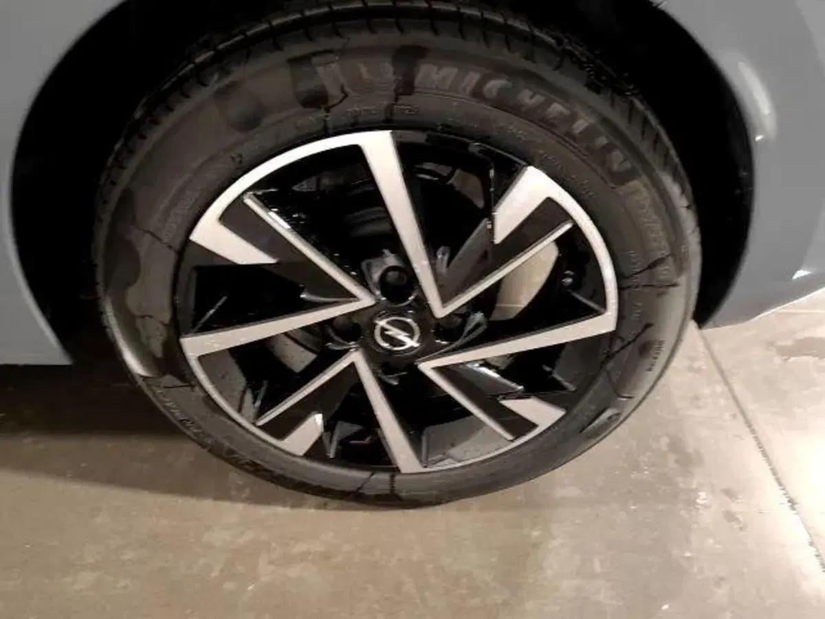 Opel Corsa nuova a Milano (8)