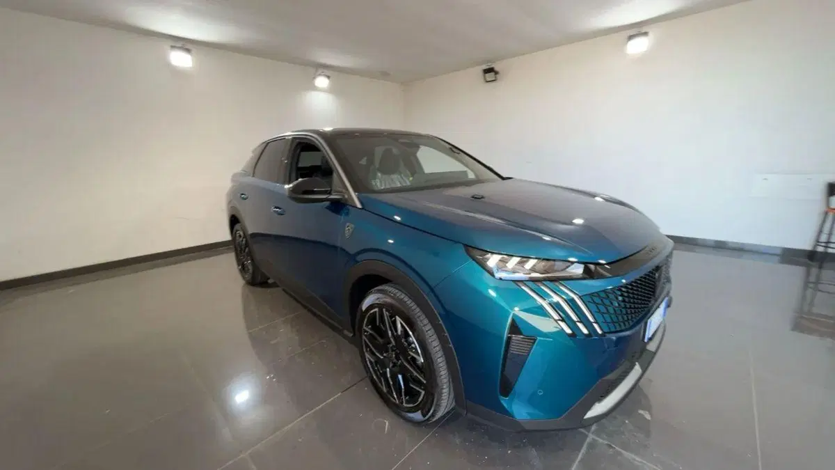 Peugeot 3008 nuova a Milano (2)