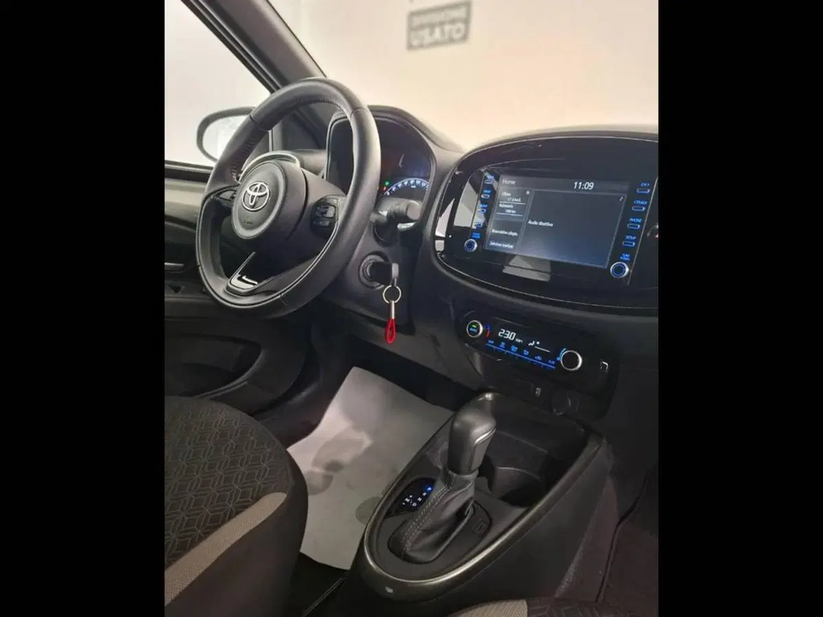 Toyota Aygo X usata a Torino (11)