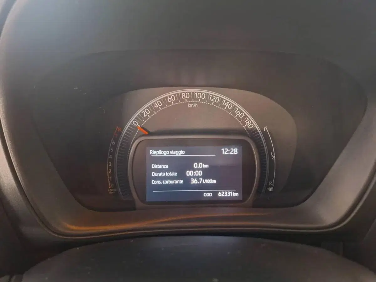Toyota Aygo X usata a Torino (7)