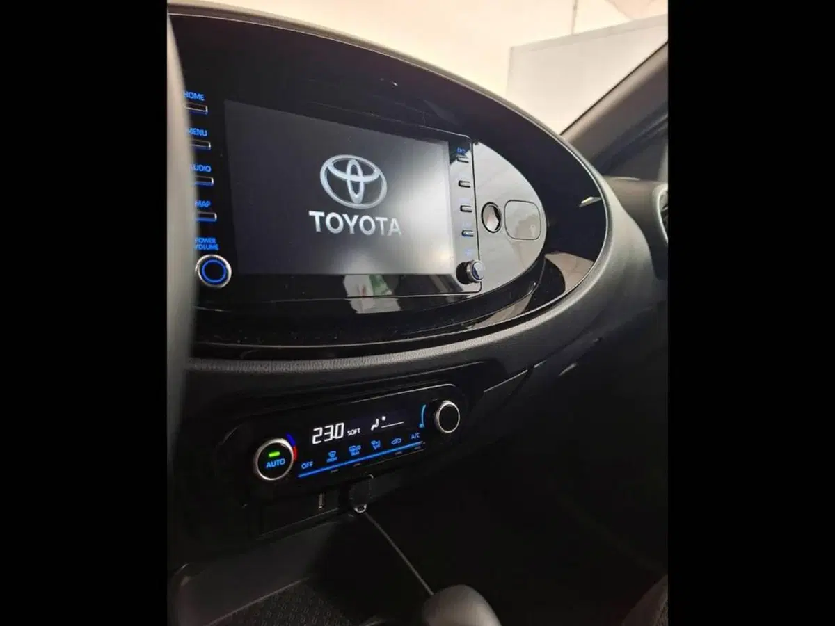 Toyota Aygo X usata a Torino (8)