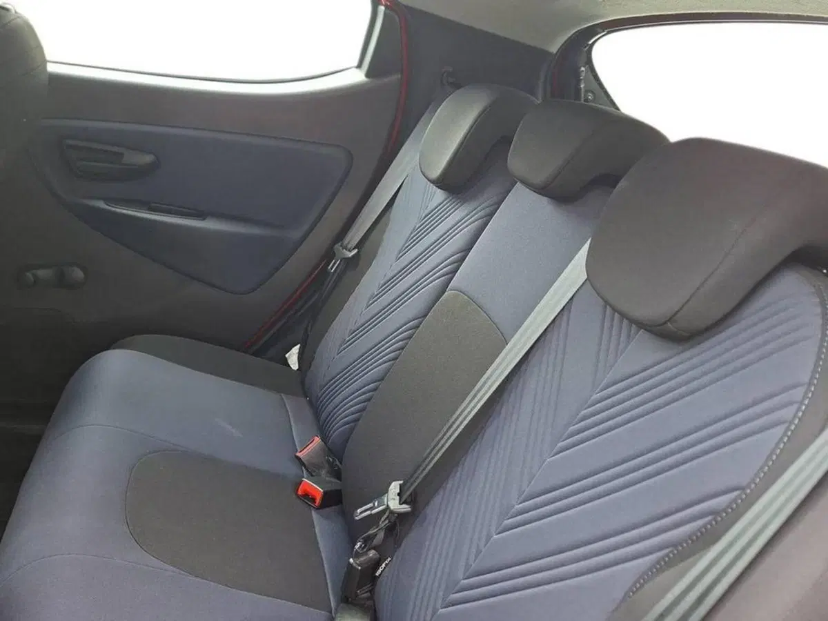 Lancia Ypsilon usata a Torino (11)