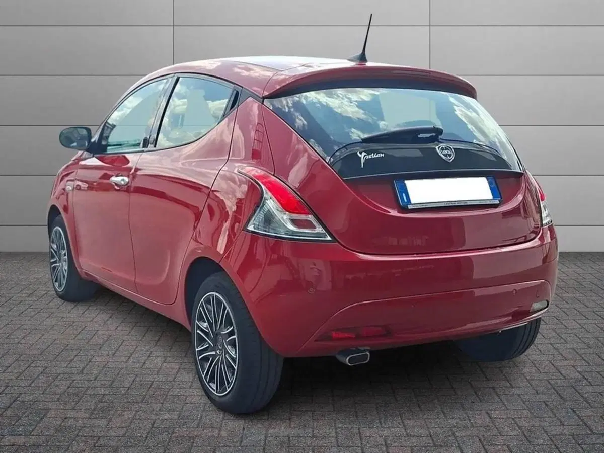 Lancia Ypsilon usata a Torino (2)