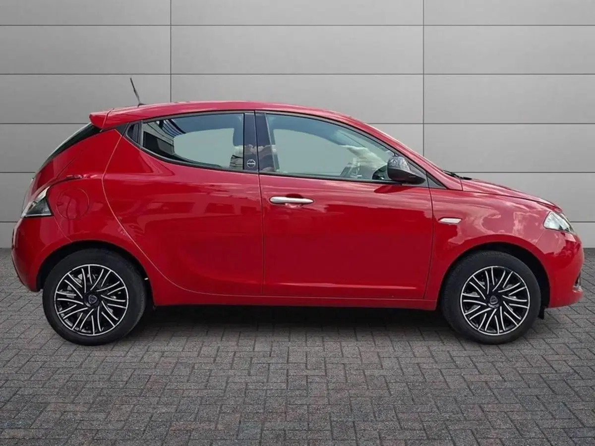 Lancia Ypsilon usata a Torino (3)