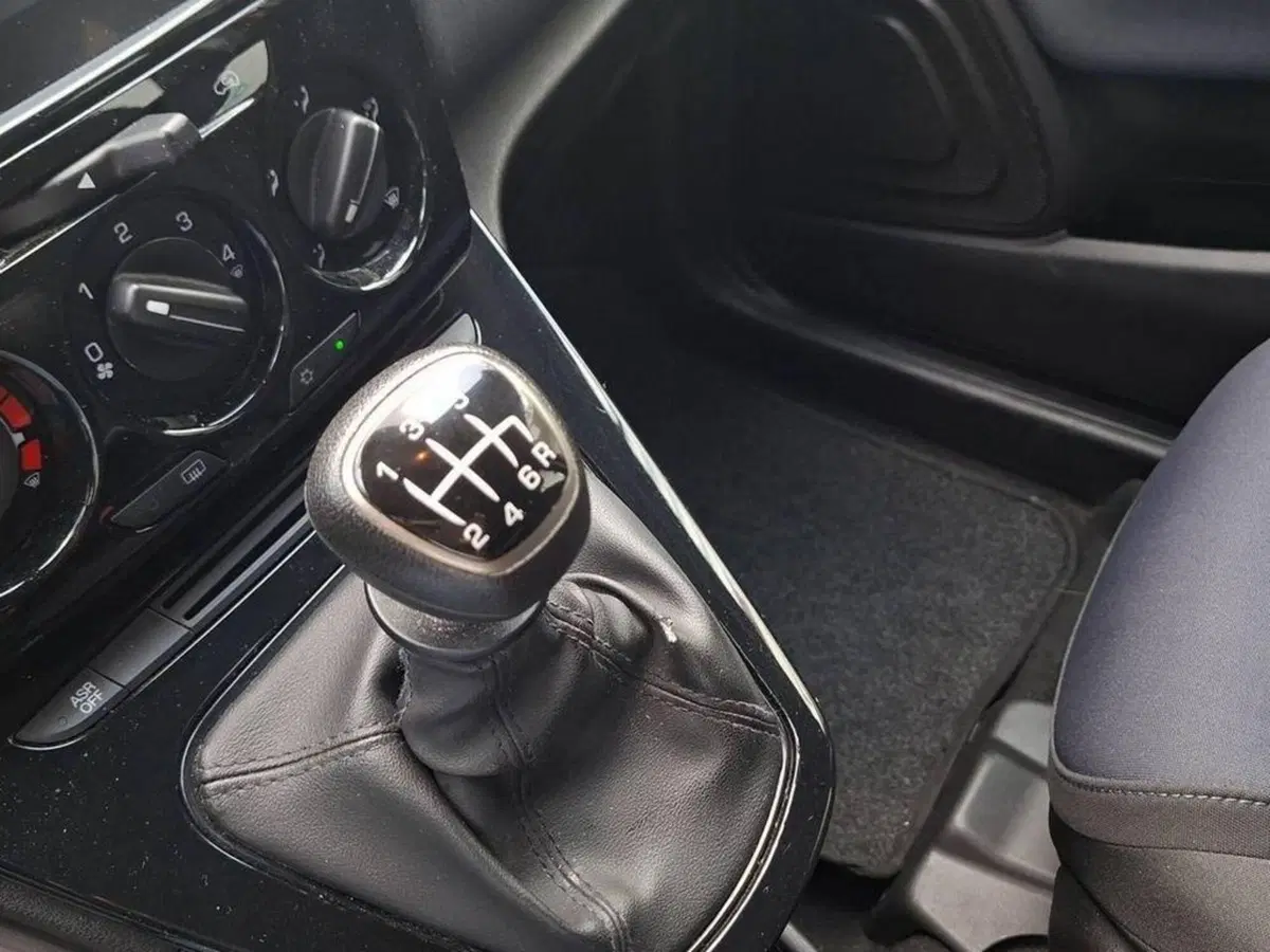 Lancia Ypsilon usata a Torino (8)