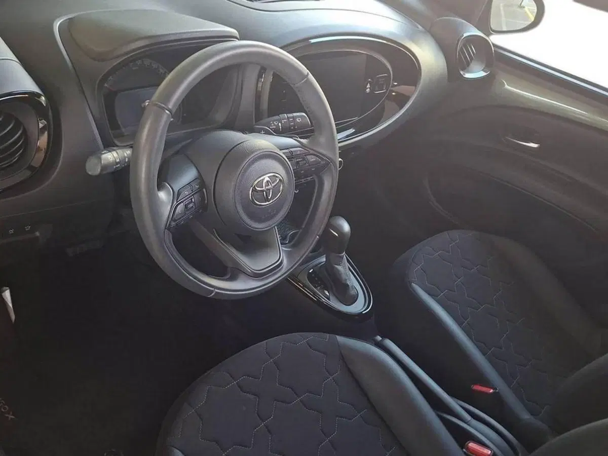 Toyota Aygo X usata a Torino (11)