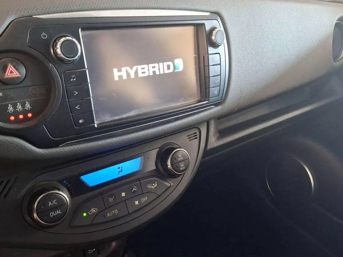 Toyota Yaris usata a Torino (8)