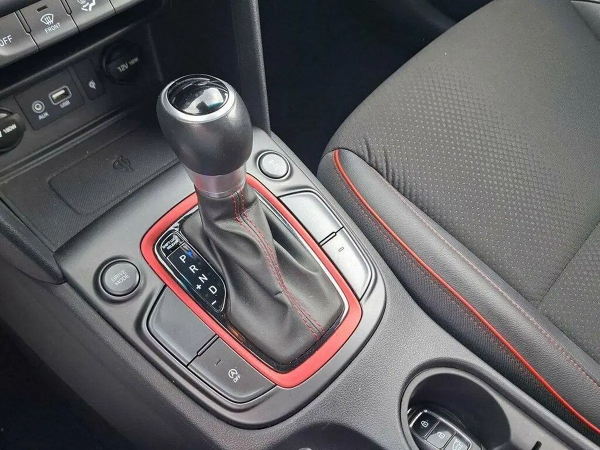 Hyundai Kona usata a Torino (9)