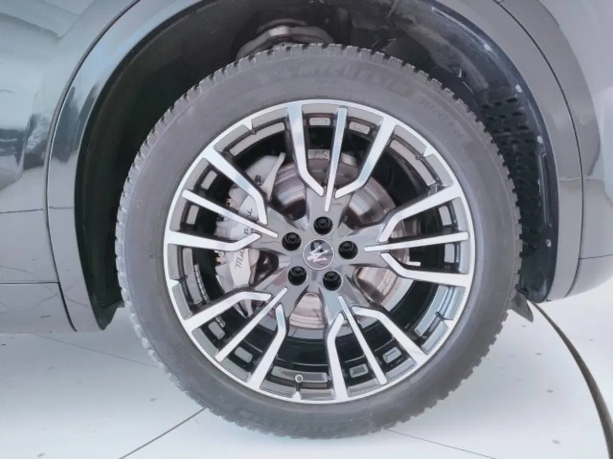 Maserati Grecale usata a Teramo (10)