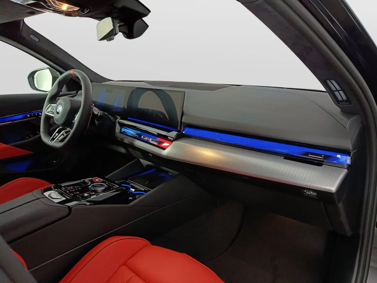 BMW Serie 5 Touring nuova a Ascoli Piceno (10)