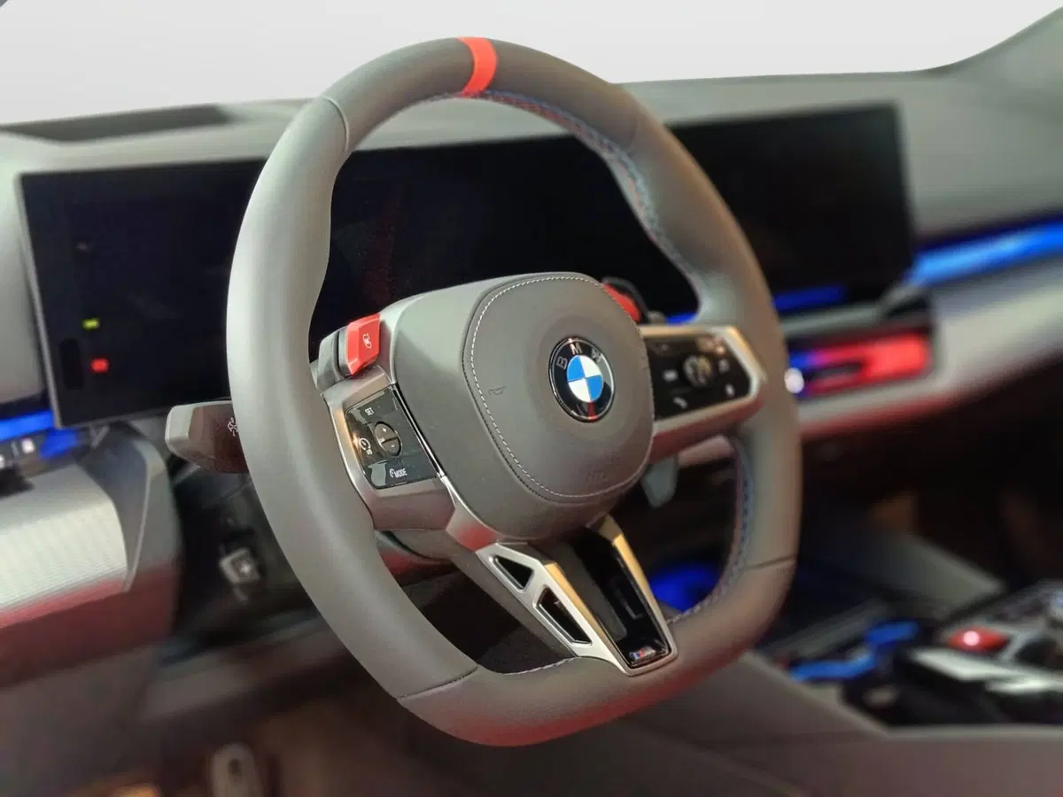 BMW Serie 5 Touring nuova a Ascoli Piceno (13)