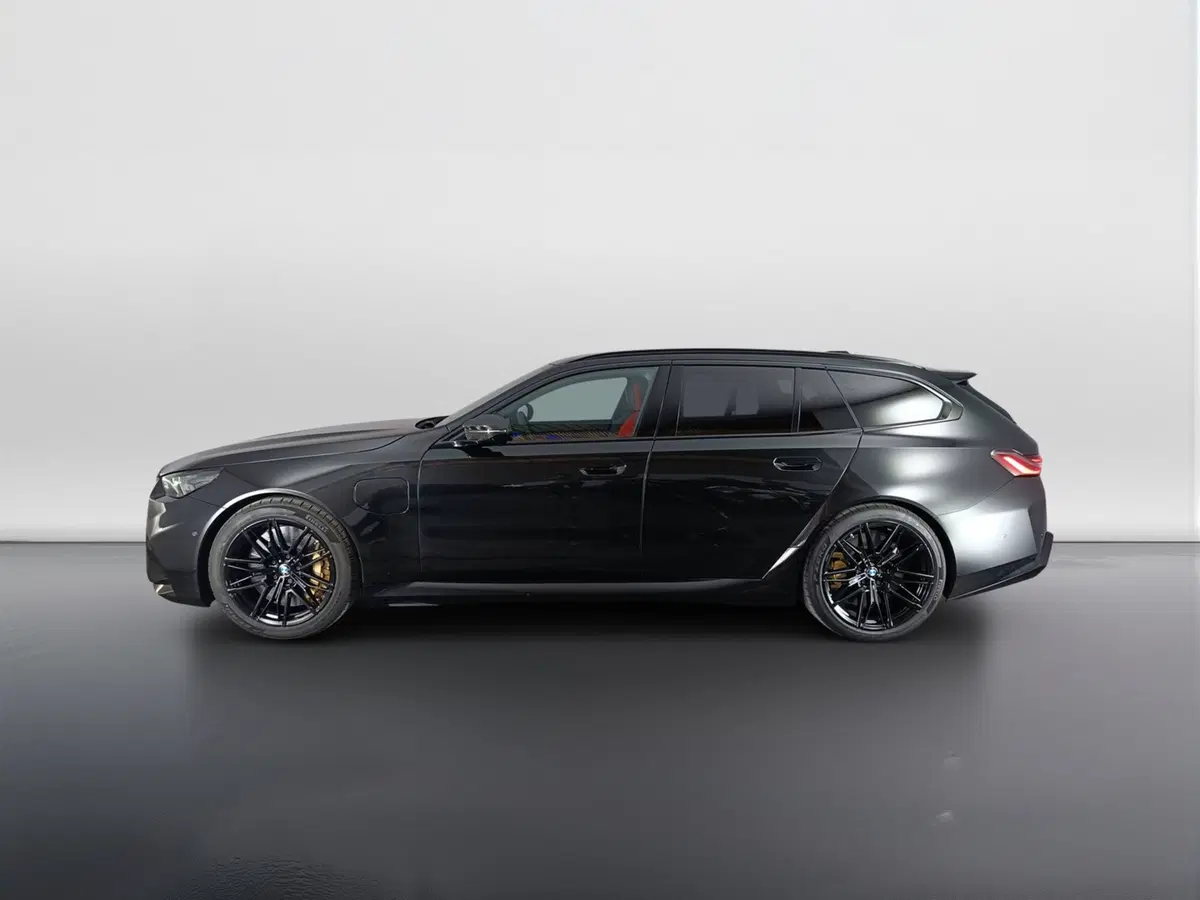 BMW Serie 5 Touring nuova a Ascoli Piceno (6)