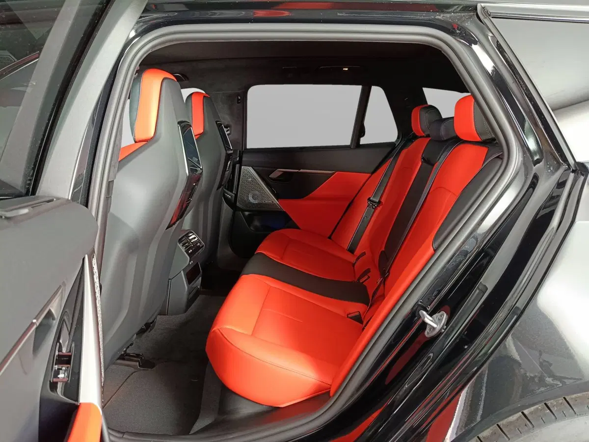 BMW Serie 5 Touring nuova a Ascoli Piceno (9)